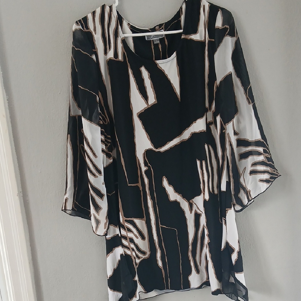 Abstract Black and White Women's Top